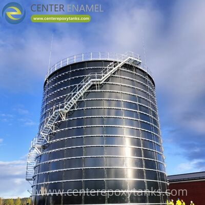 Zbiorniki z żurawami ze stali epoksydowej jako zbiorniki fermentacji odpadów spożywczych: wytrzymałe zbiorniki do trawienia przeznaczone do rozkładu organicznego i zbierania biogazu.